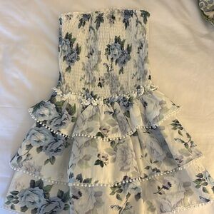 Like new Princess Polly US 2 blue floral strapless dress w/ cute layering ruffle